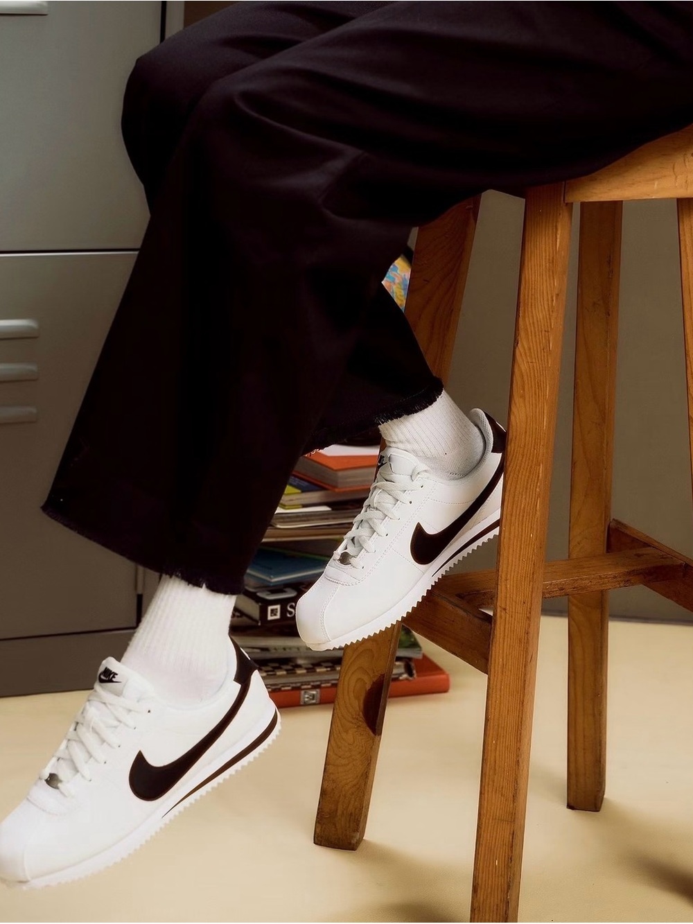 7Y/8W  Nike Cortez in White & Black